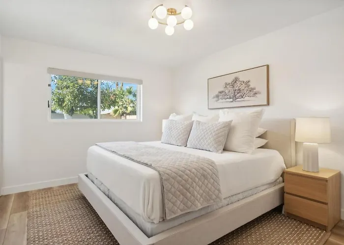 Renovated With Pool 3 Miles From Old Town Scottsdale