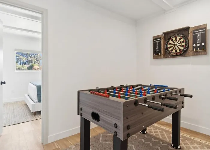 Renovated With Pool 3 Miles From Old Town Holiday home